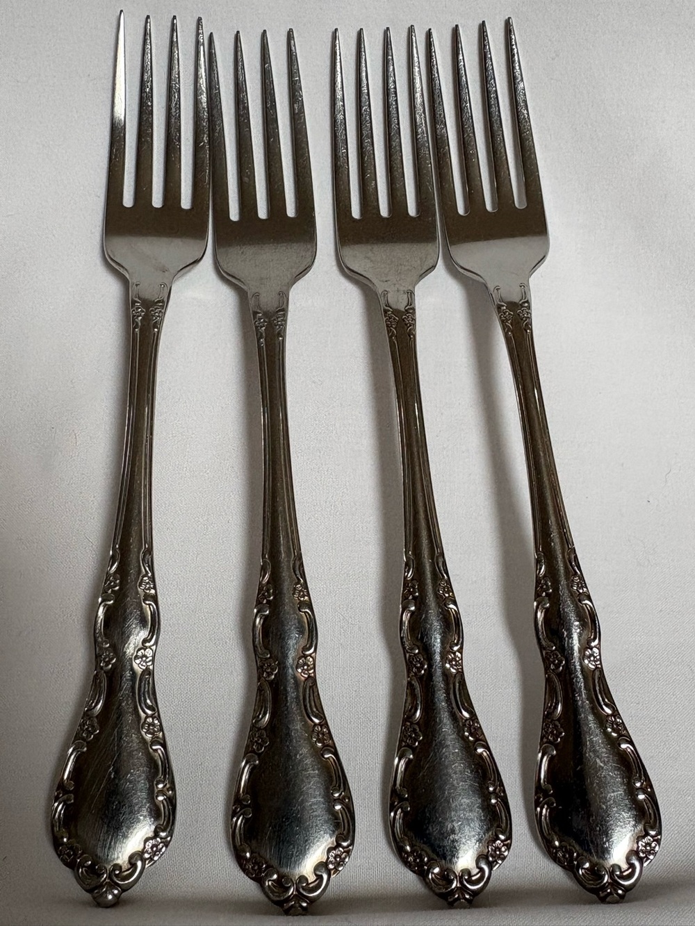 4 Oneida Rembrandt Distinction Deluxe RR Stainless Dinner Forks USA